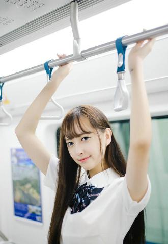 女主很重欲跟多个男主在一起